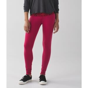 Lululemon Women's‎ Wunder Under Reversible Cranberry/Alarming Leggings Size 4